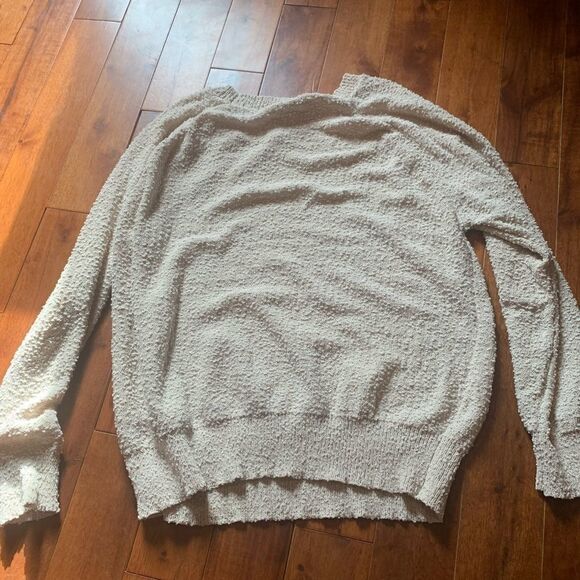 New E & M cream popcorn sweater - Picture 5 of 7